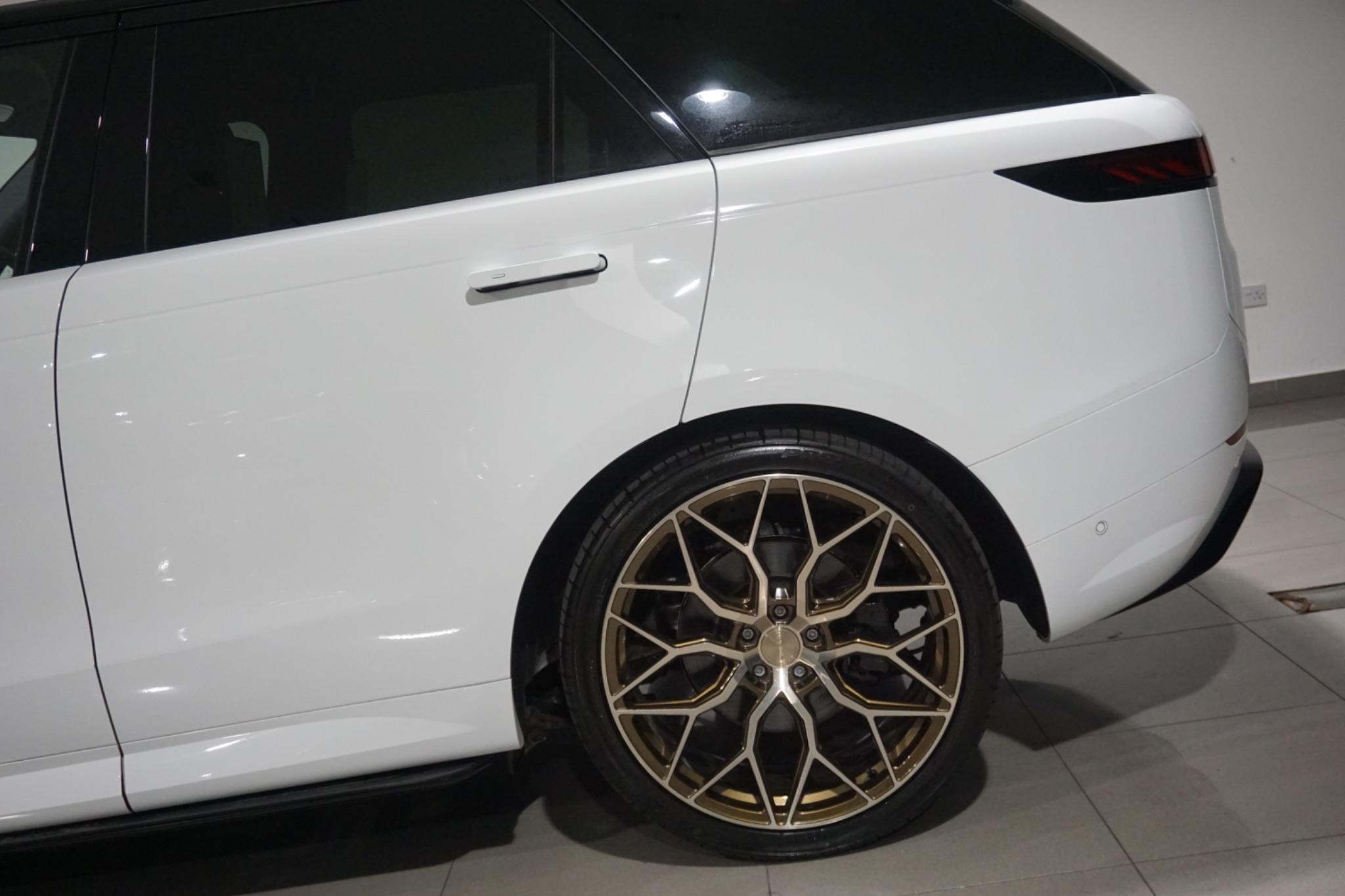 Land Rover Range Rover Sport 3.0 D300 MHEV Dynamic SE Auto 4WD Euro 6 (s/s) 5dr